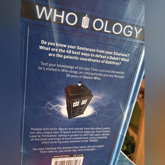 Two New Doctor Who Books - Picture 6 of 13